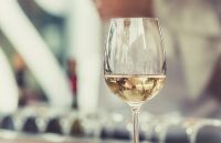 3 vins blancs; 3 prix